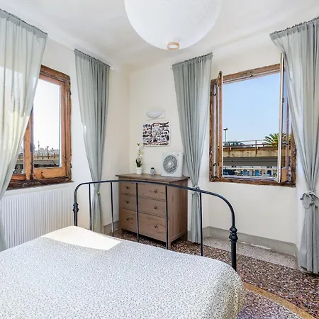 Apartment Grazioso Trilocale Vicino Museo Galata Genoa